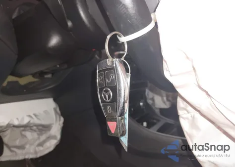 2015 Mercedes-Benz Gla 250 4Matic z USA, uszkodzony, nr VIN WDCTG4GB4FJ031952